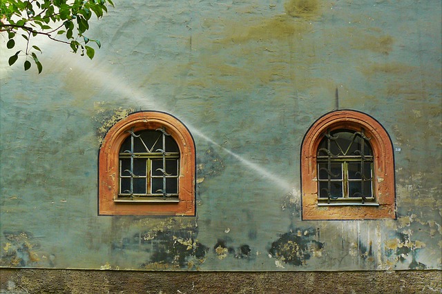 house-640x480-52839806.jpeg