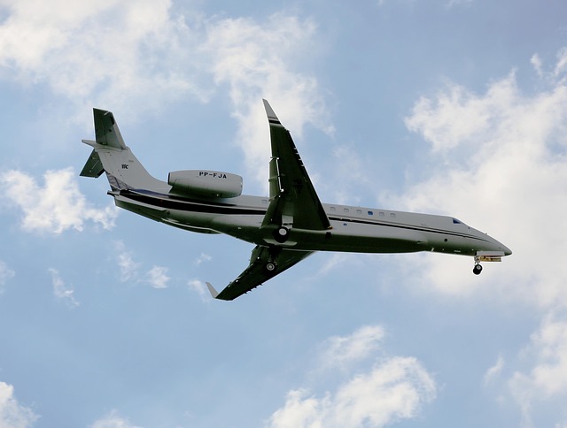airport-car-private-ride-executive-tra-640x480-82001830.jpeg