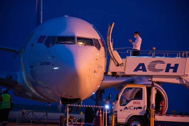 business-shuttle-corporate-ride-airpor-640x480-31911720.jpeg