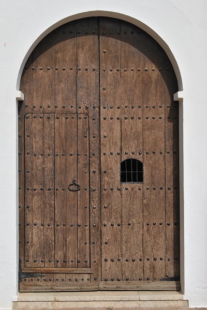 door-to-door-shuttle-640x480-8151870.jpeg