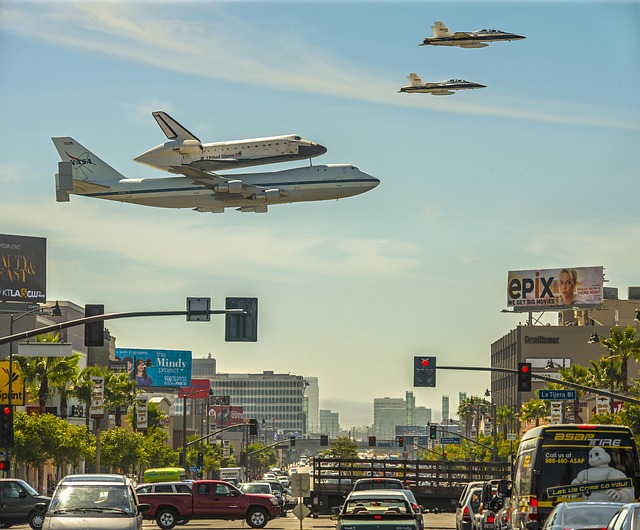 shuttle-van-airport-shuttle-group-shut-640x480-51910951.jpeg