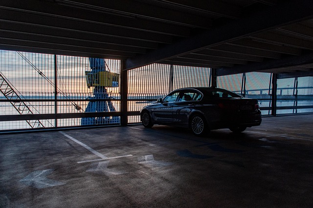 airport-car-640x480-31710781.jpeg