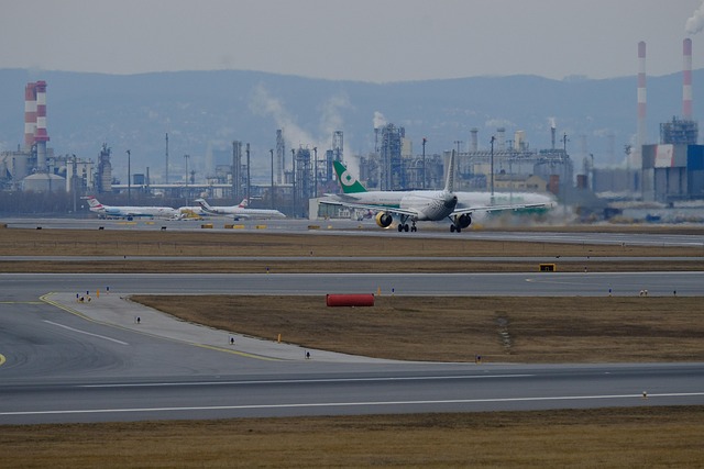 airport-sedan-640x480-35332048.jpeg