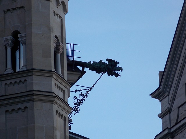 clogged-gutters-640x480-54912033.jpeg