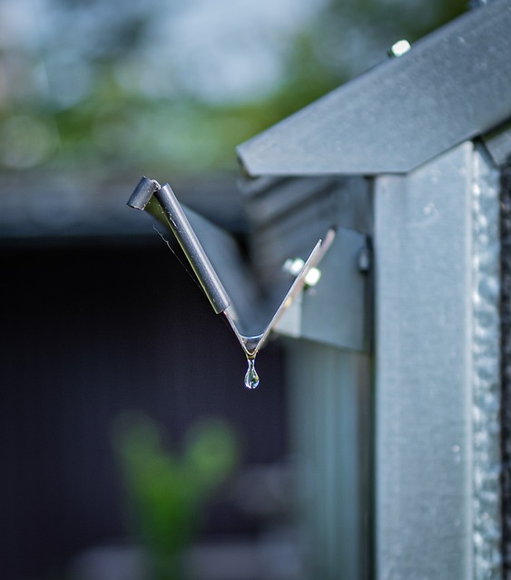 emergency-gutter-repair-640x480-44464657.jpeg