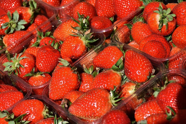 local-food-640x480-48013410.jpeg
