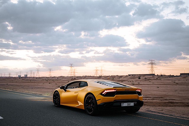 luxury-car-640x480-44704415.jpeg