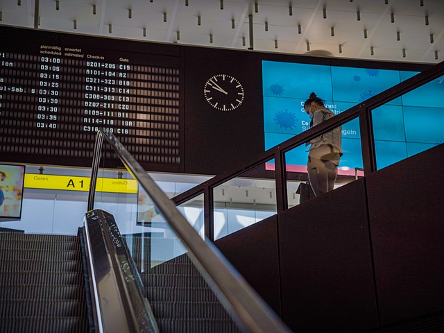 airport-car-640x480-10150184.jpeg