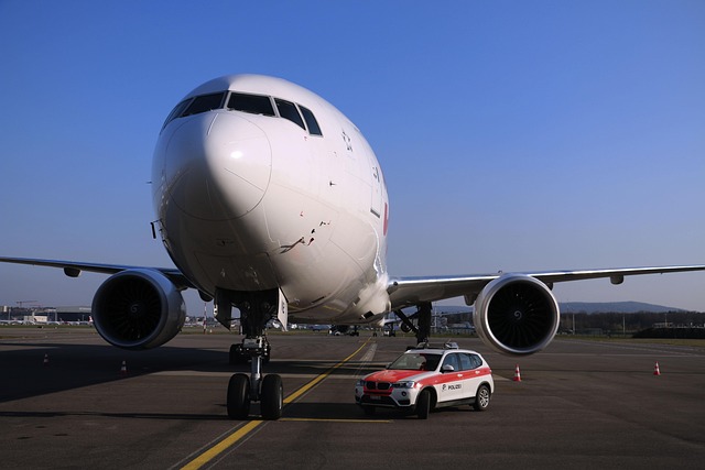 airport-car-640x480-16033024.jpeg