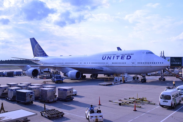 airport-shuttle-640x480-74398277.jpeg