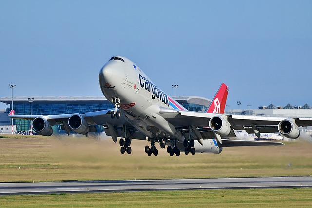 airport-transport-640x480-77467427.jpeg