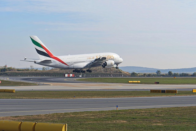 airport-van-640x480-67749225.jpeg