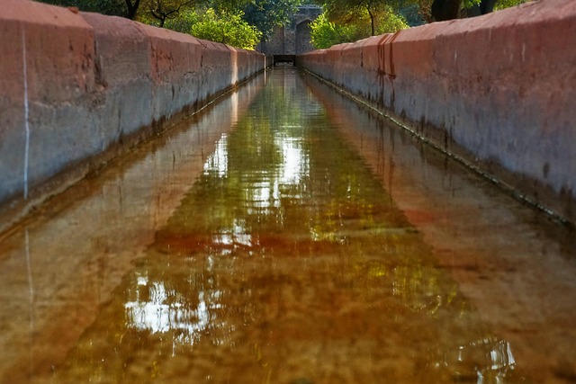 gutter-realignment-640x480-33119693.jpeg