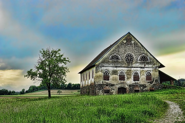 house-640x480-26137912.jpeg