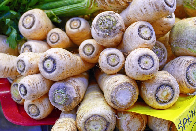 local-food-640x480-56044787.jpeg
