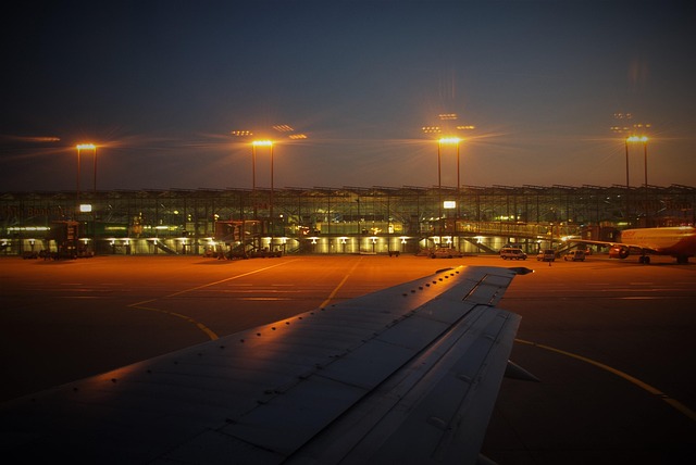 night-airport-ride-640x480-16021671.jpeg