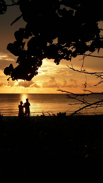 travel-together-640x480-56738136.jpeg