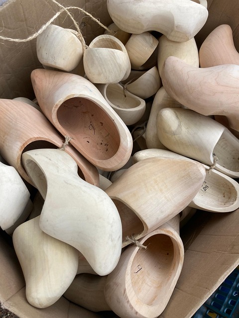 clogged-gutters-640x480-4490822.jpeg