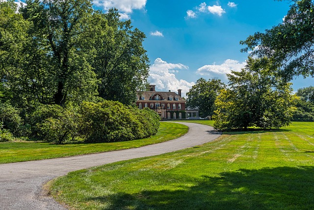 driveway-shuttle-640x480-37760446.jpeg