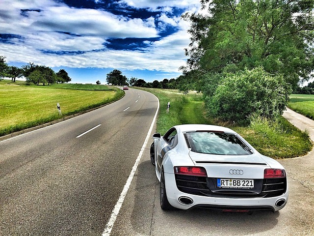 luxury-transport-640x480-38667478.jpeg